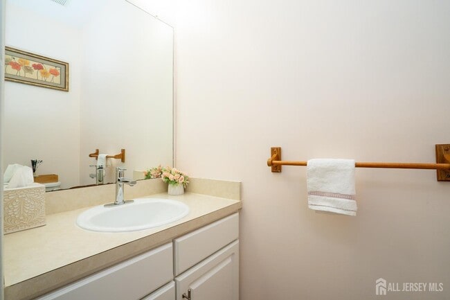 Building Photo - 908 Blossom Cir