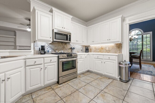 Building Photo - Solar Provided on Great Maumelle home