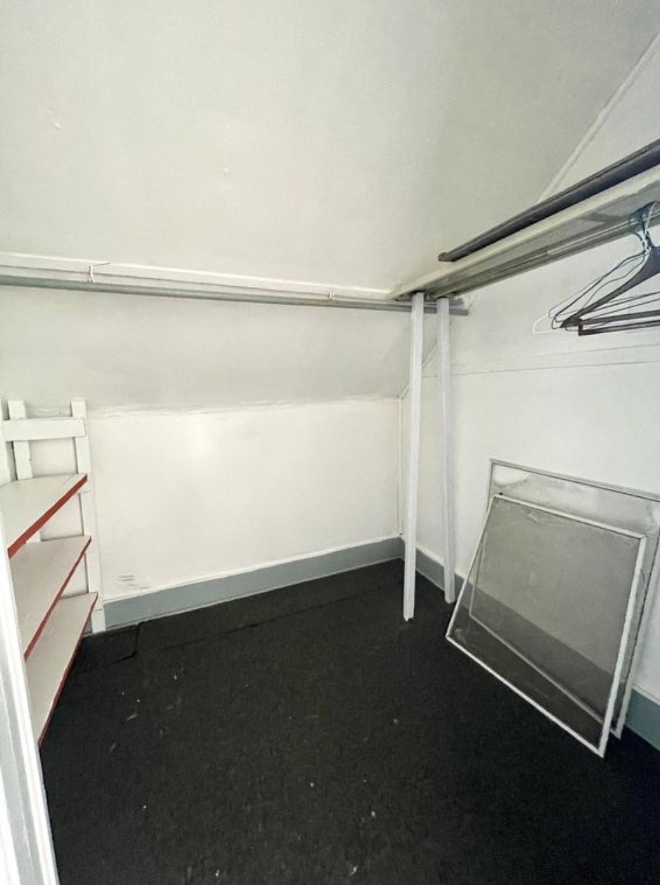 Building Photo - 806 E Loomis St