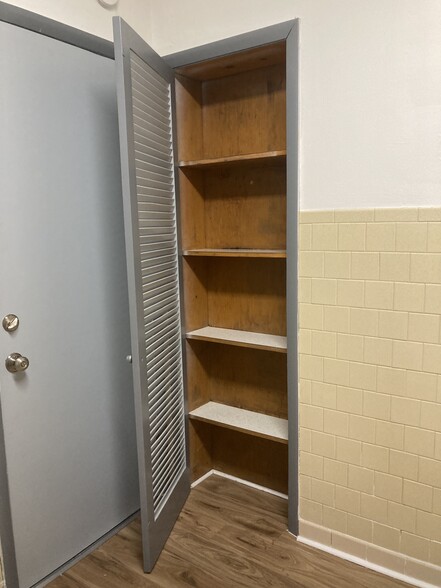 pantry - 2319 W 25th St