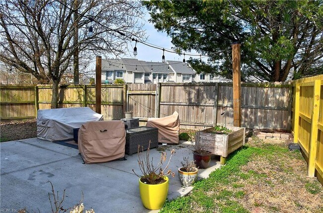 Building Photo - FOR RENT - OCEAN LAKES, VIRGINIA BEACH