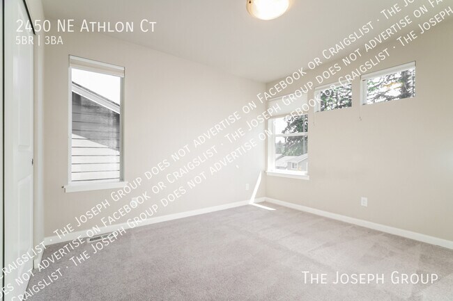 Building Photo - 2450 NE Athlon Ct