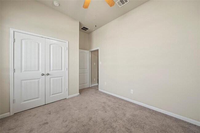 Building Photo - 307 Limestone Creek