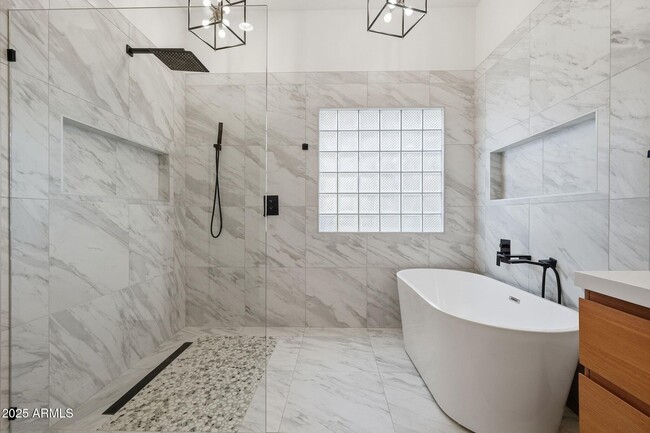 Building Photo - 11415 N 44th St