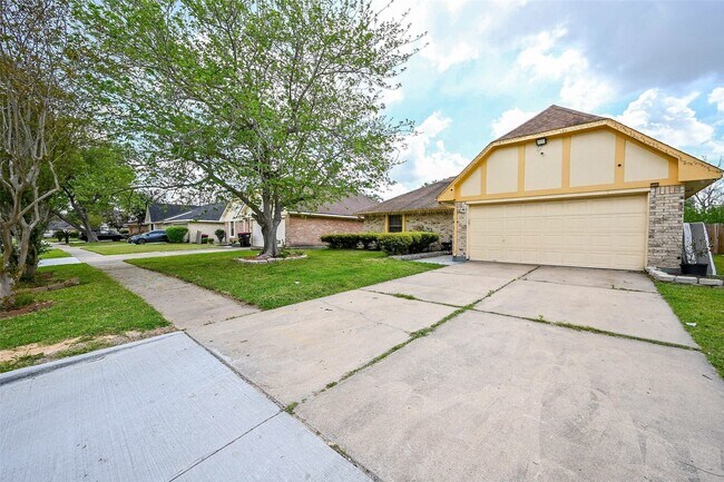 Building Photo - 14431 Royal Hill Dr