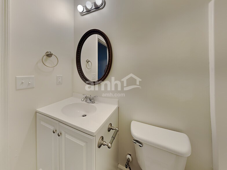 Building Photo - 109 Magnolia Dr