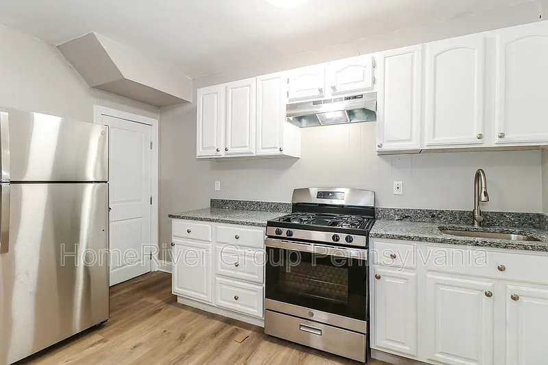 Building Photo - 2547 S Robinson St