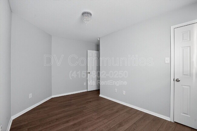 Building Photo - 18506 W Hardy Rd