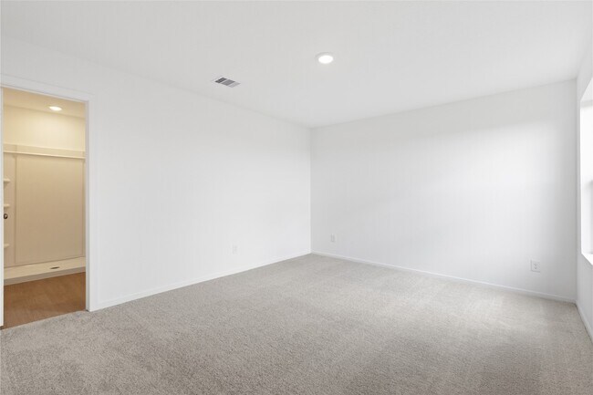 Building Photo - 16854 Great Highlands Dr