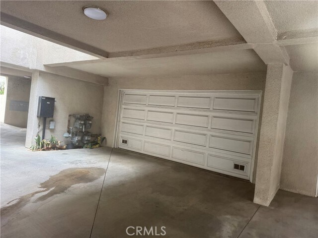 Building Photo - 278 S Oak Knoll Ave