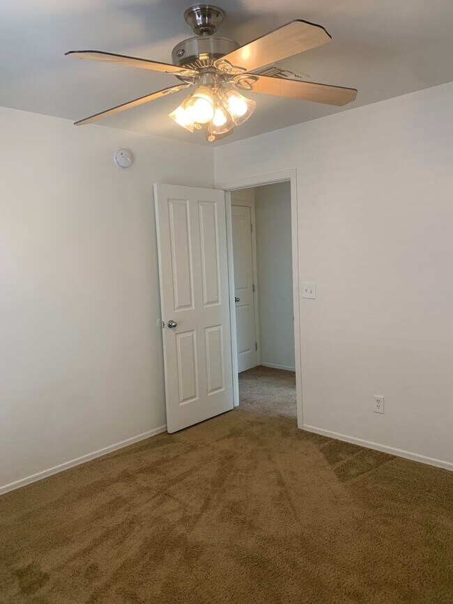 Building Photo - 8980 E Speedway Blvd