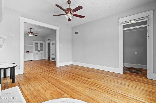 Building Photo - 305 E River Ave