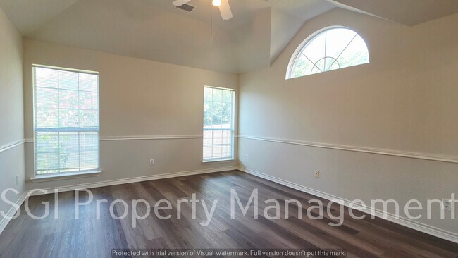 Building Photo - 3305 Woodbluff Ln