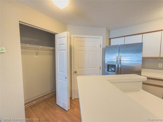 Building Photo - 1341 Millbrook Trail