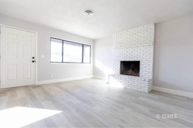 Building Photo - 608 E California Ave