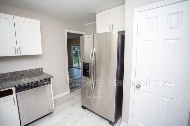 Building Photo - 19 Estate Rd