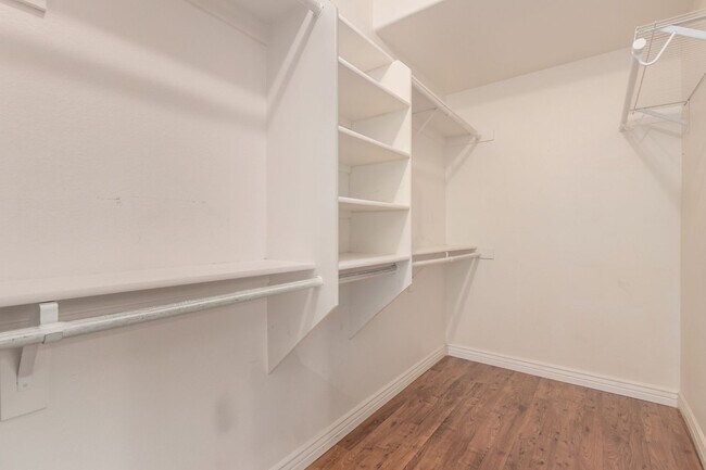 Building Photo - 4 Bedroom 2.5 Bath w/3 Car Garage in Superstition Springs****$1000 off first months rent if rente...