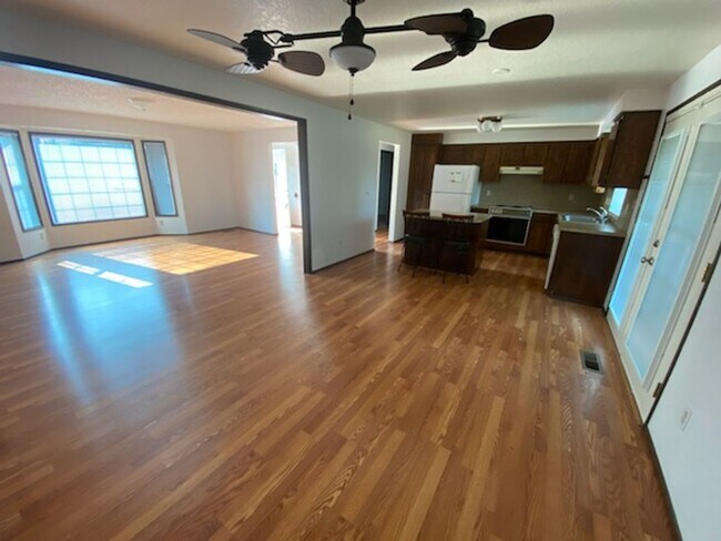 Building Photo - Rambler Fenced Backyard