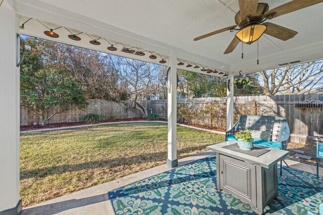 Building Photo - 1514 Lobo Mountain Ln