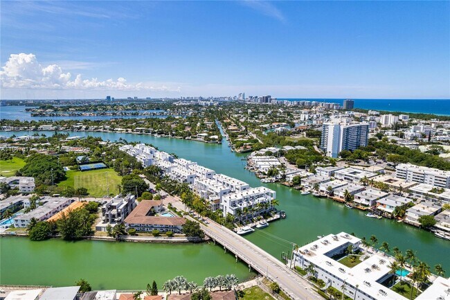 Building Photo - 31 N Shore Dr