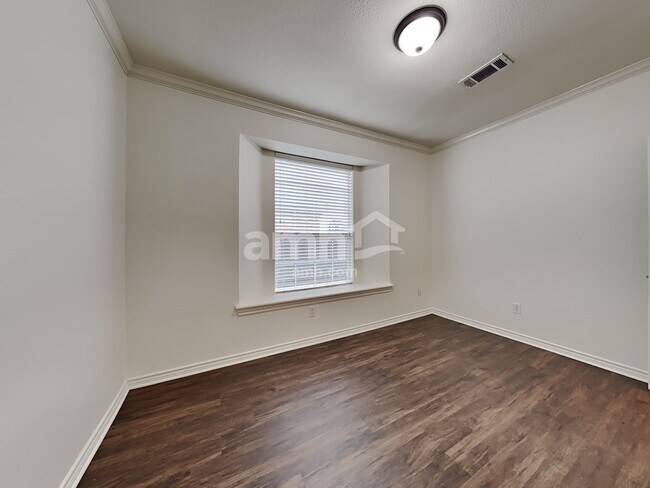 Building Photo - 1406 Monte Carlo Dr