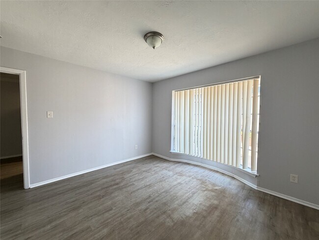 Building Photo - 11545 Beechnut St