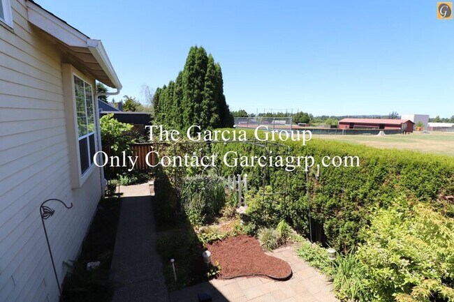 Building Photo - 8955 SW Iowa Dr