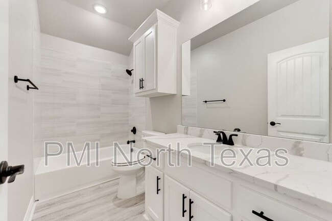 Building Photo - 8201 Scott Ln