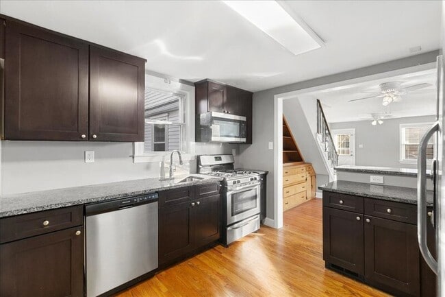 Building Photo - 51 George St