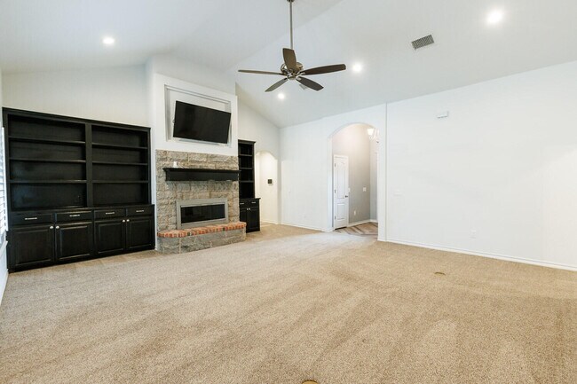 Building Photo - 208 Berkshire Ave