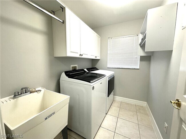 Building Photo - 1356 Triandra Ln