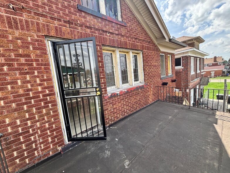 Building Photo - 3025 Tuxedo St