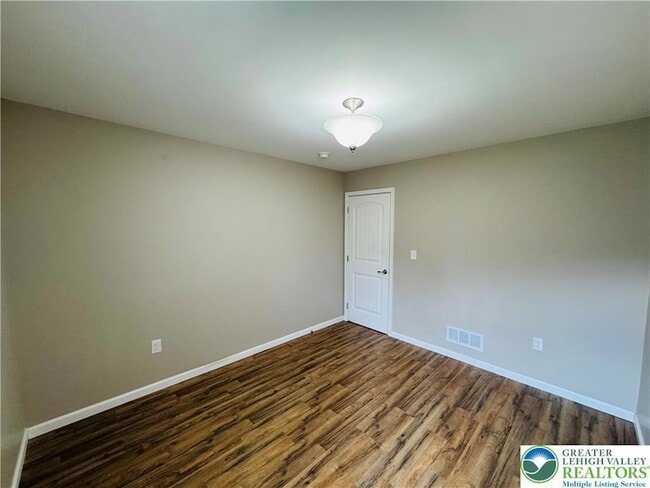 Building Photo - 2671 Levans Rd