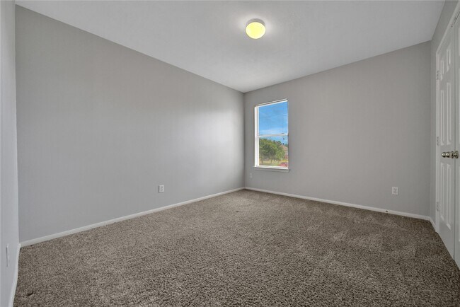 Building Photo - 28634 Hidden Cove Dr