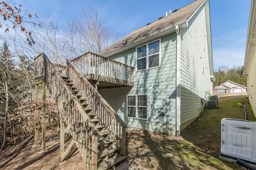 Building Photo - 94 Hood Park Dr