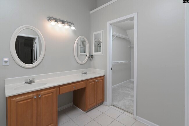 Building Photo - 101 Water Hickory Way