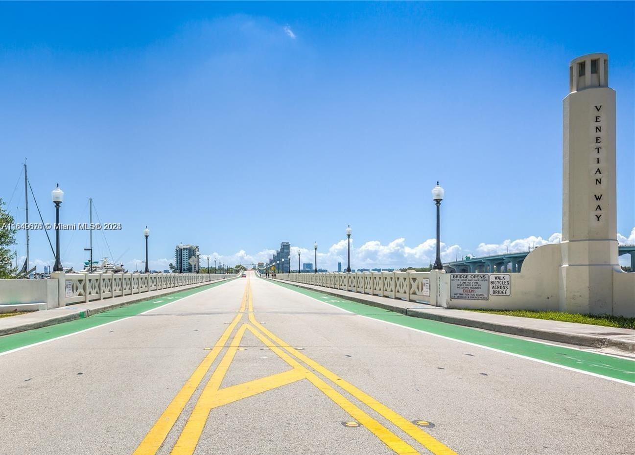 Building Photo - 555 NE 15th St