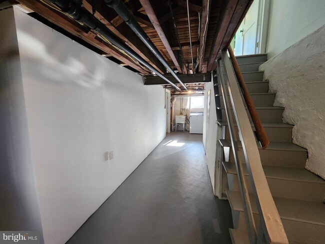 Building Photo - 1156 Garfield Ave