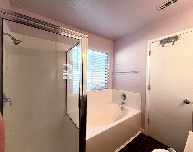 Building Photo - Move-In Ready 4-Bedroom Home Near Tesla, Airport & Downtown Austin