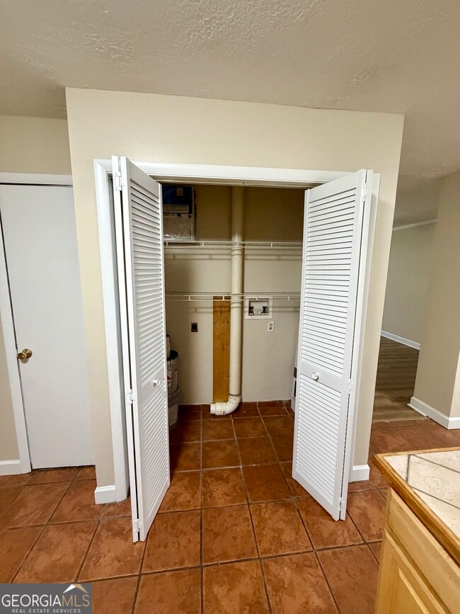 Building Photo - 513 Cherokee Ct
