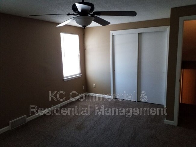 Building Photo - 10013 N Harrison Dr