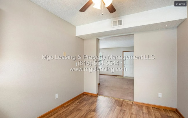 Building Photo - Spacious 2nd Floor Townhome - January Special - Reduced Rate with a 15 Month Lease!