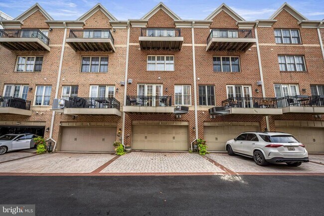 Building Photo - 2614 Lighthouse Ln