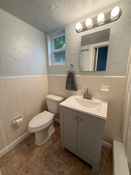 Newly Remodeled Bath - 500 Silver Beach Ave