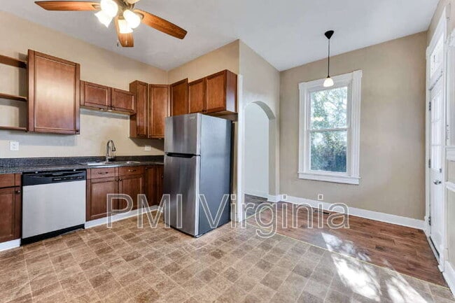 Building Photo - 527 W 26th St