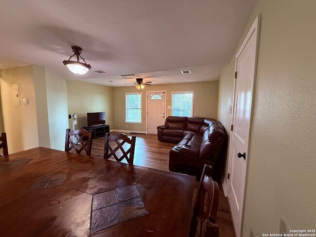 Building Photo - 1310 S 4th St