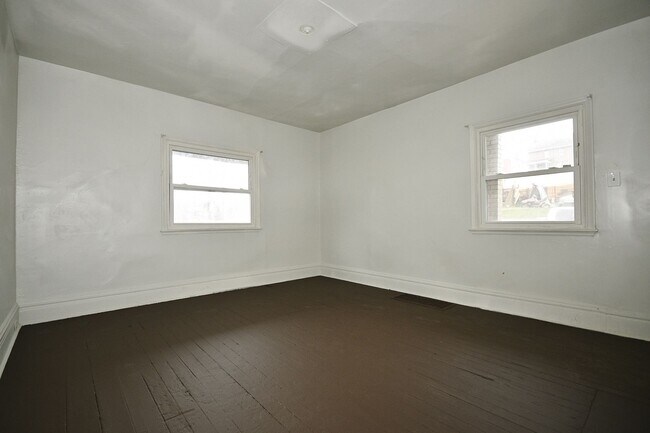 Building Photo - 1243 Evans St