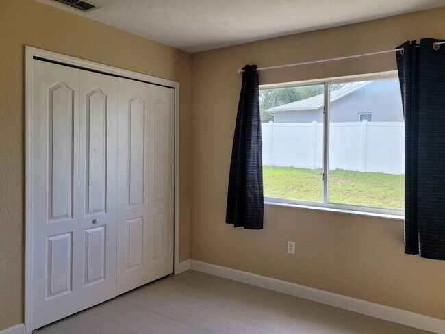 Building Photo - 3/2/2 Rental Home located centrally in Spring Hill FL 34609