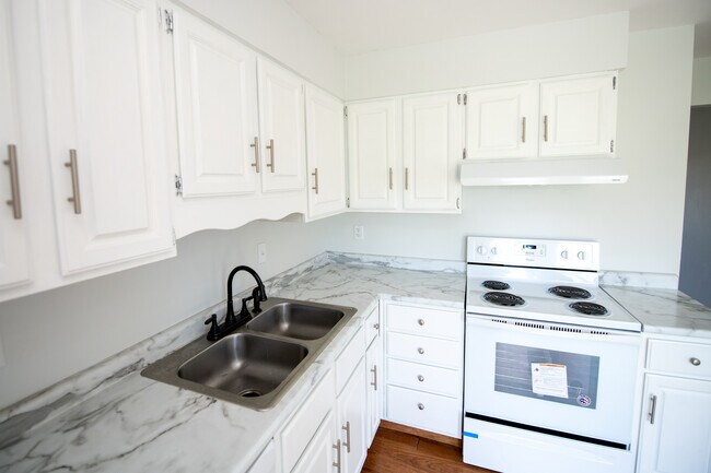 Building Photo - 152 Pierre Pl