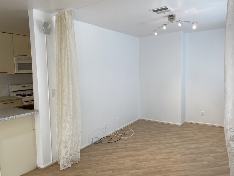 Bonus room - 2121 Beloit Ave